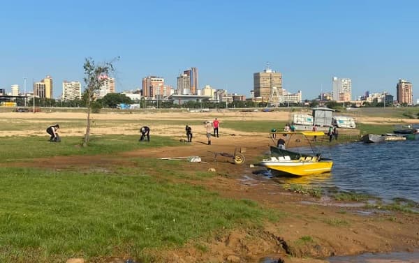 Jóvenes “atrevidos” buscan convertir a Paraguay en el país más limpio