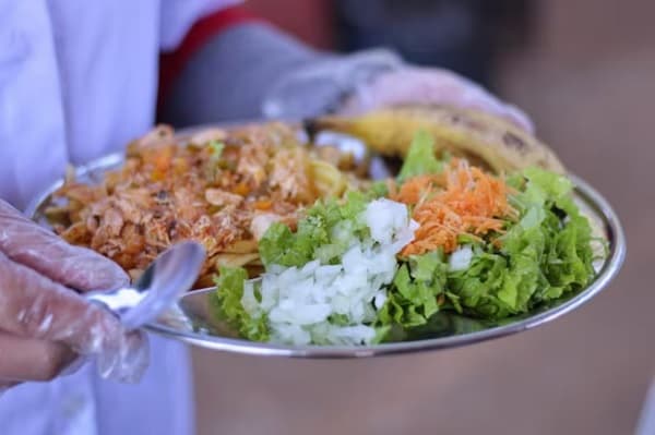 Empresas compiten por millonario contrato de Hambre Cero