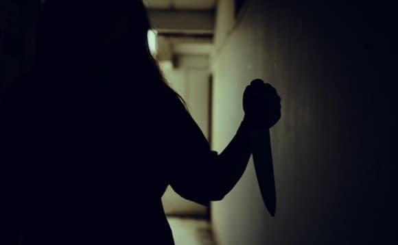 Mujer mata a tío por presunto intento de abuso a su hija