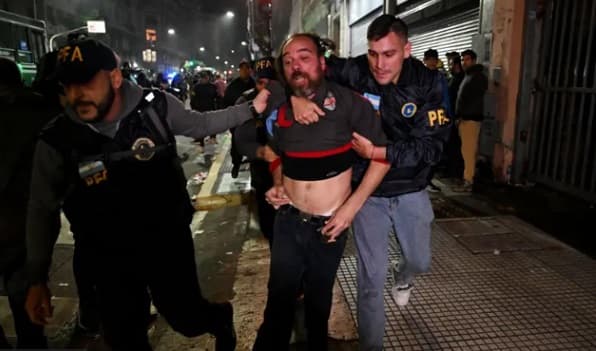 Estallan protestas en Argentina por reformas de Ley Bases de Milei