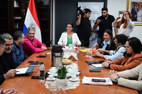 Gobierno estudia entregar subsidio directo a tarjetas de Cetrapam