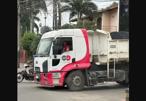 Intendente “Nenecho” Rodríguez bachea Avenida España en víspera del cumpleaños de Horacio Cartes