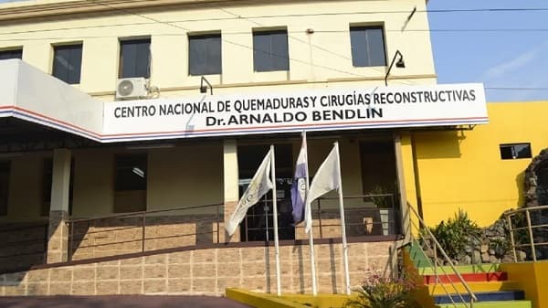 Explosión de globos de helio deja a cuatro jóvenes con quemaduras en Lambaré