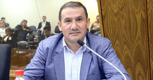 Juez admite imputación de diputado Giménez por nepotismo