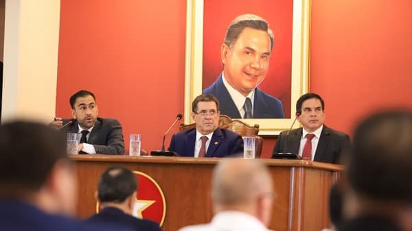 ANR: Convencionales buscan bloquear a 'paracaidistas'