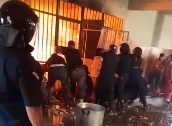 Ministerio de Justicia traslada a 23 cabecillas del motín en Emboscada