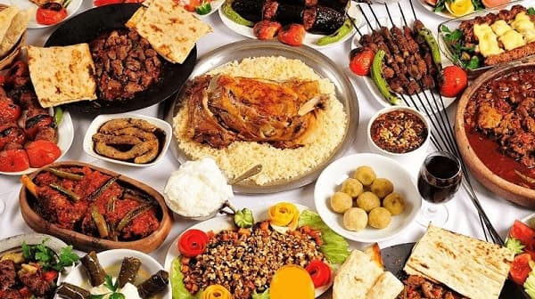 Feria gastronómica internacional ilumina la Costanera