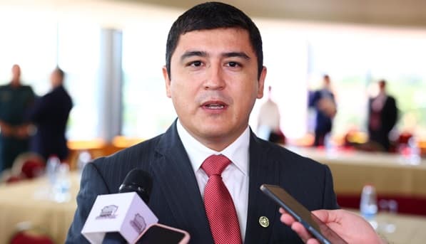 Senador José Oviedo renuncia a Cruzada Nacional por diferencias con Cubas