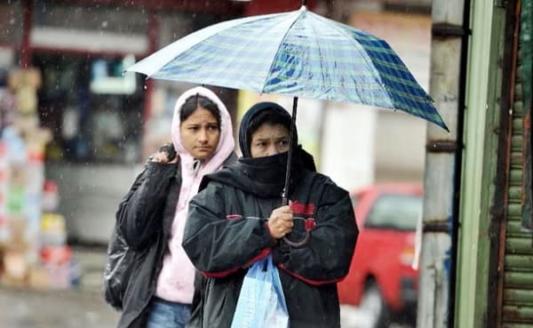 Frente frío traerá lluvias y tormentas este domingo