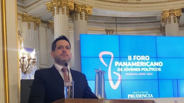 Latorre reivindica postura provida en foro internacional en Argentina