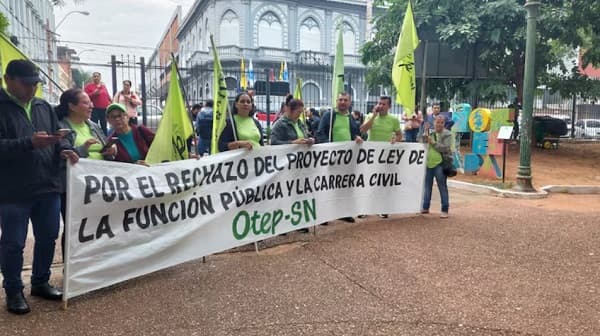 Modificaciones al proyecto de ley de carrera civil en respuesta a reclamos de gremios