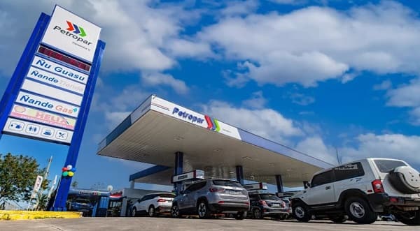 Petropar sube precios de nafta tras incremento del sector privado