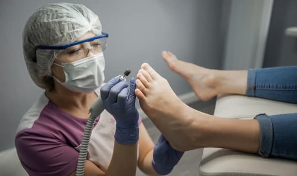 Hospital San Pablo ofrece atención podológica gratuita este viernes