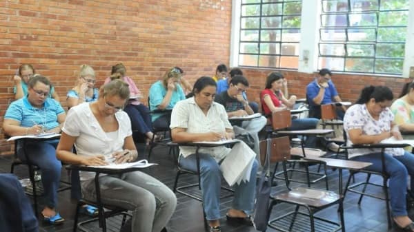 MEC suspende exámenes docentes por sospecha de filtración