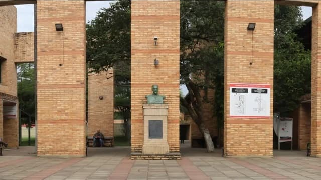 Estudiantes de Derecho UNA exigen renuncia del decano