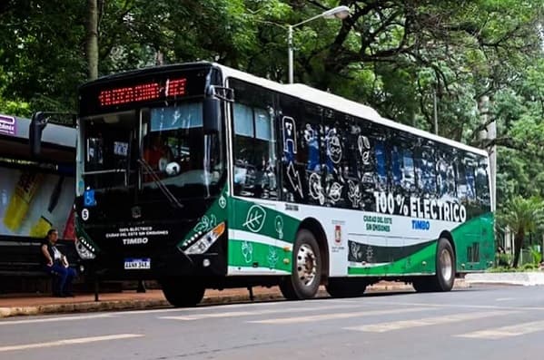 MOPC lanza licitación para operar buses eléctricos