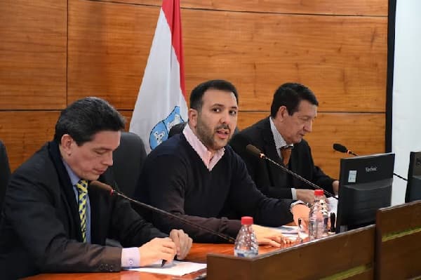 Junta aprueba G. 2.000 millones para intereses de deuda municipal