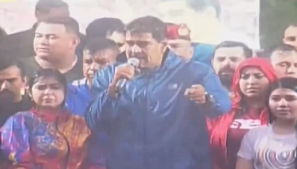 Maduro amenaza con “romper relaciones” con WhatsApp
