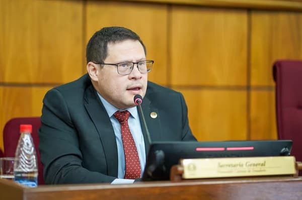 Gobierno rechaza subir impuestos para salvar la Caja Fiscal