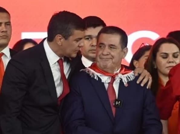 Cartes critica inacción en el Gobierno durante evento en ANR