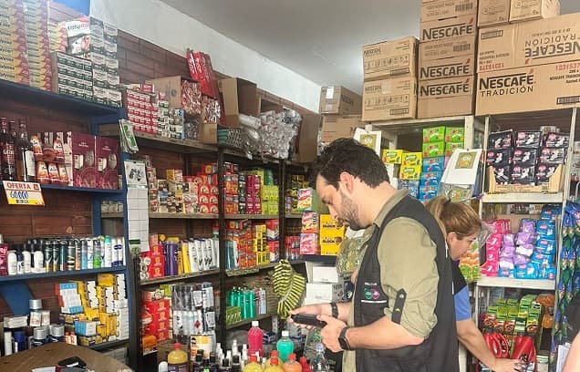 Clausuran locales en el Abasto por venta de carne en mal estado