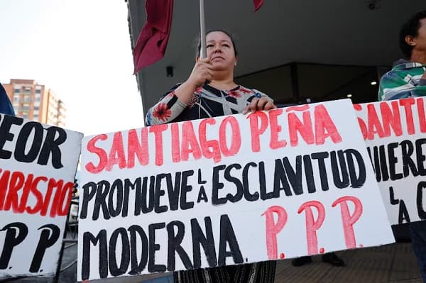 Lilian Samaniego: “No se deben reducir derechos laborales en reforma”