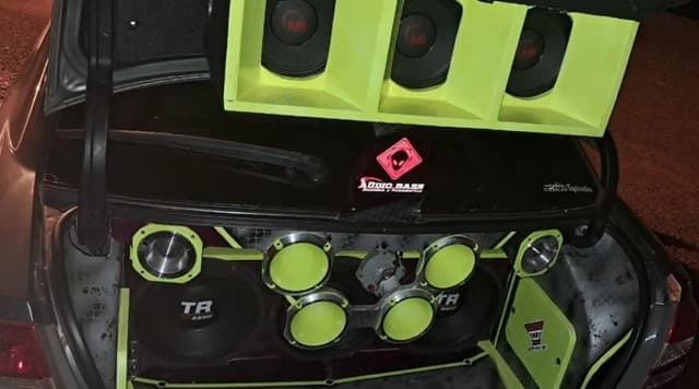 Policía incauta vehículo por polución sonora en Ciudad del Este