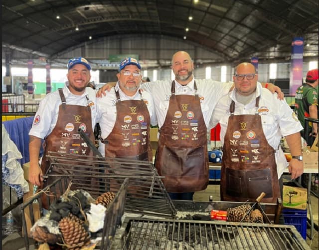 Paraguay conquista el primer puesto en cerdo en el Mundial de Asadores