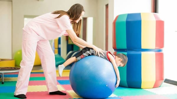 Pacientes con atrofia muscular espinal recibirán medicamentos esta semana