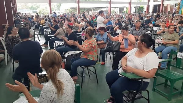 6.000 docentes aplazados en examen del Banco de Datos