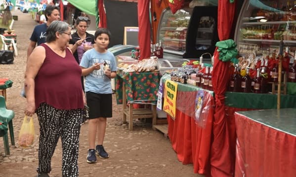 La Expo Frutilla de Areguá se extiende hasta fines de setiembre