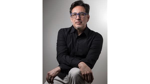 Félix Toranzos y Adriana Almada recibirán condecoración de Francia