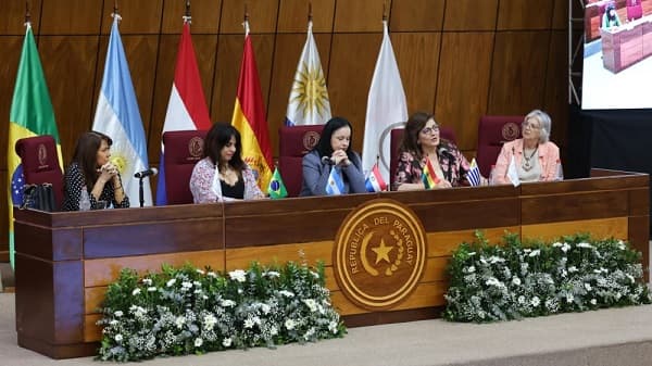 Parlamentarias del Mercosur debaten igualdad y paridad electoral