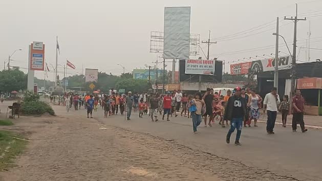 Nativos bloquean rutas en Coronel Oviedo exigiendo atención a sus demandas