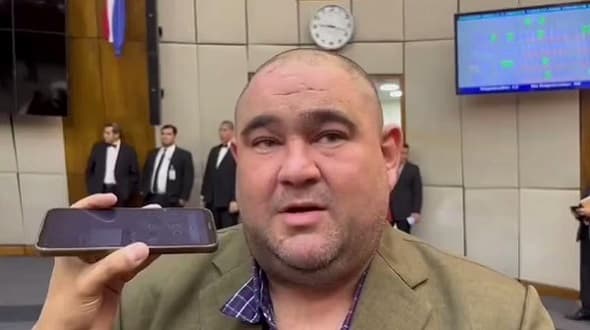 Jatar Fernández denuncia a poblador en medio de escándalos pendientes