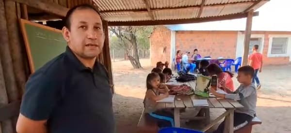 Maestro chaqueño desafía la selva para educar