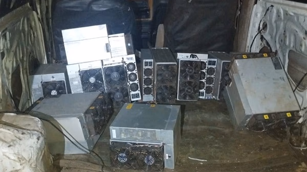 Robo de criptomineradores termina en balacera en Ciudad del Este