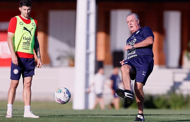 Alfaro confía en el apoyo de la afición para enfrentar a Venezuela