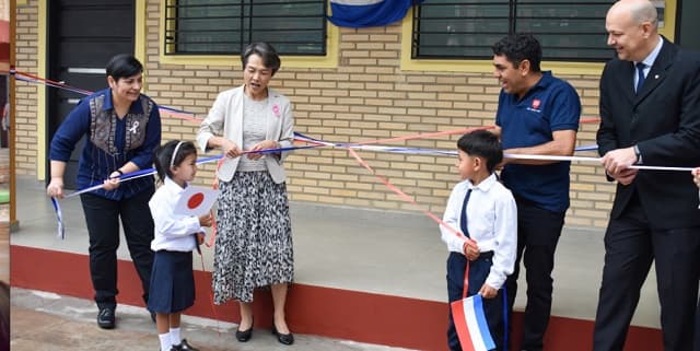 Fe y Alegría inaugura aulas en Bañado Norte con apoyo japonés