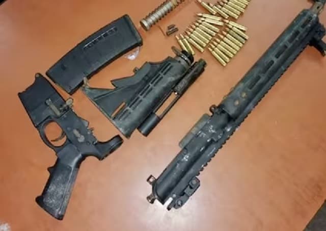 Hallan fusil de asalto en operativo en cárcel de Tacumbú