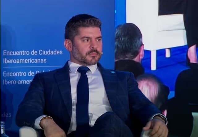 Nenecho en Madrid: polémico discurso sobre seguridad y tecnología