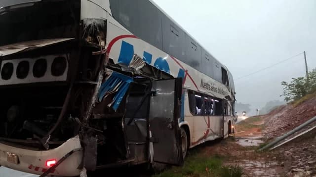 Accidente de bus en Caacupé deja varios heridos
