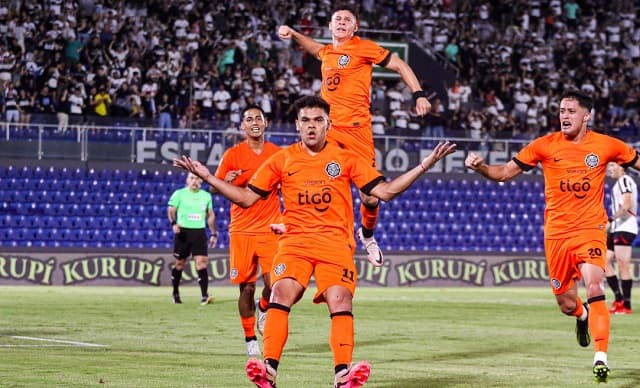 Olimpia vence a Libertad y llega líder al superclásico