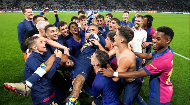 Raphinha lidera la goleada del Barcelona ante el Bayern