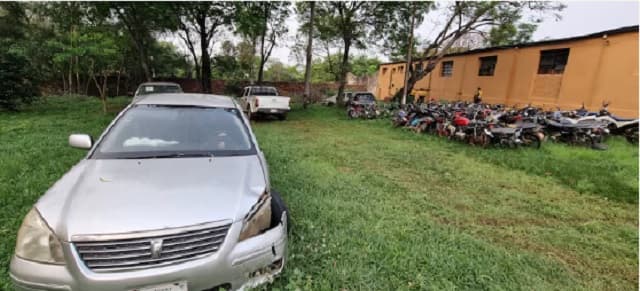 Vehículos abandonados en comisaría de Misiones, posibles criaderos de dengue