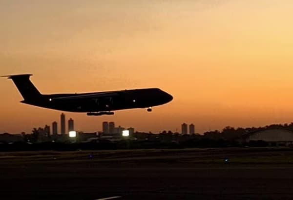 El super avión C-5 Super Galaxy regresa a Paraguay con ayuda para emergencias