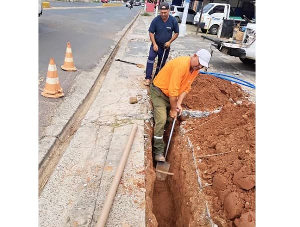 Renuevan cañerías en Cacique Lambaré antes del recapado