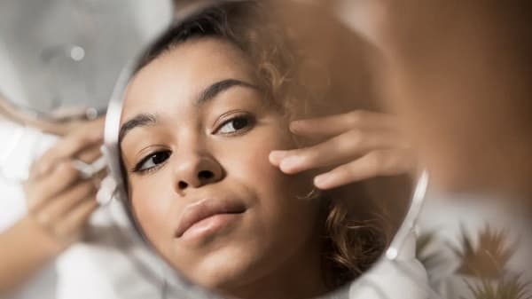 Estrés y “cara de luna”: expertos desmienten mito viral de TikTok