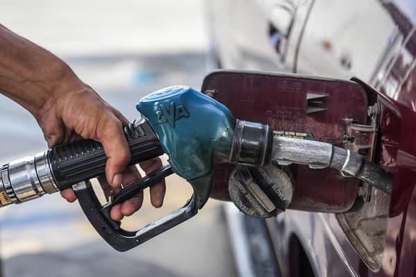 Petropar analiza bajar precios del combustible