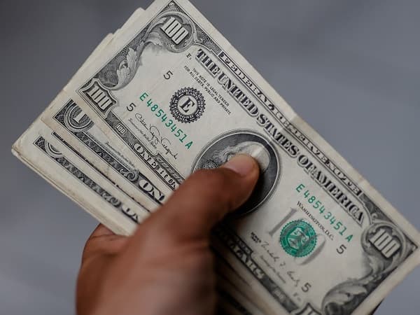 Dólar sube 70 puntos a la venta en el inicio del 2025